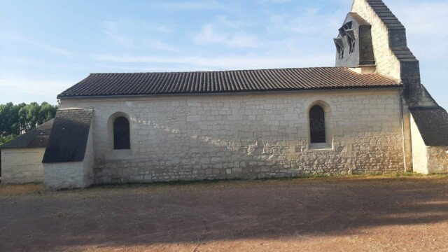 côté eglise Notre Dame